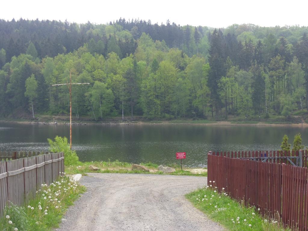 Domki Nad Jeziorem Karlowice Exterior foto